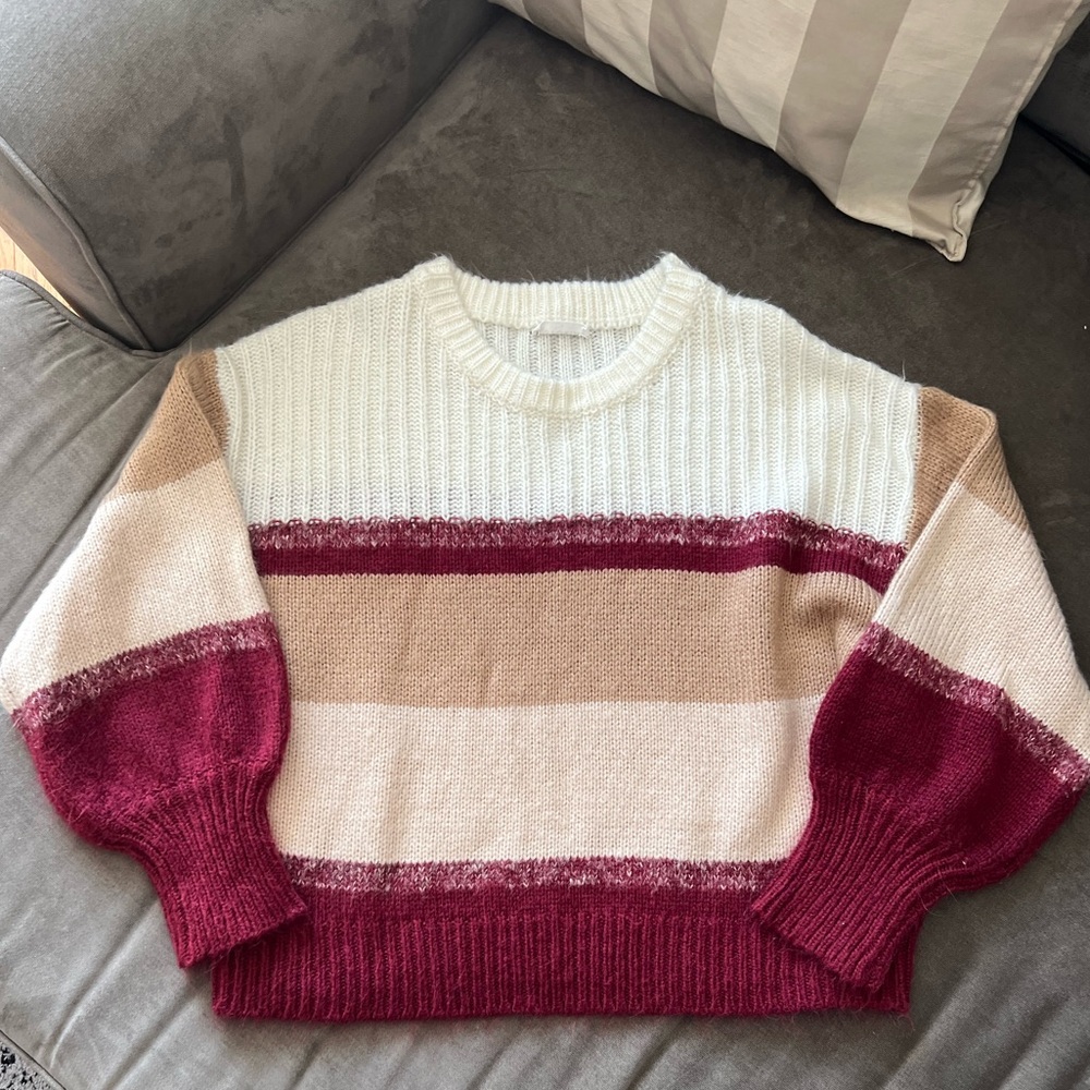Red Dress Boutique Beige Burgundy Sweater Size Large